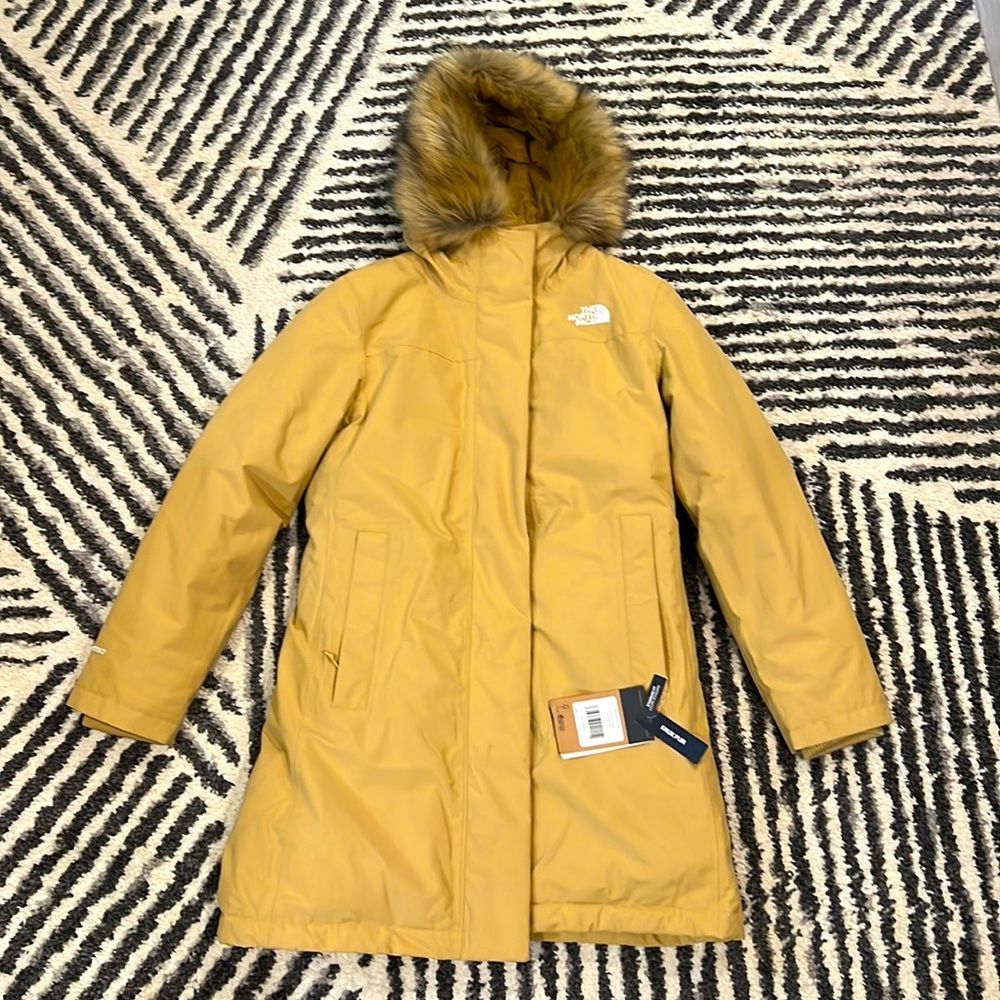 North Face arctic parka in antelope tan size Medium women’s